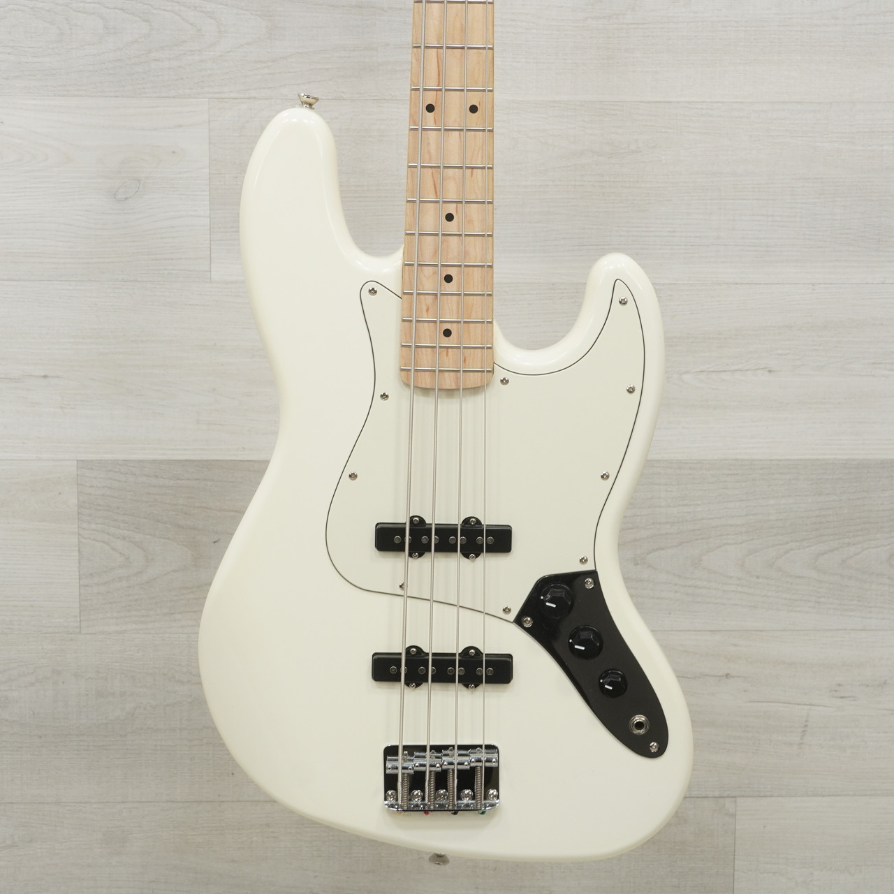 Used Squier Affinity Jazz Bass Guitar White