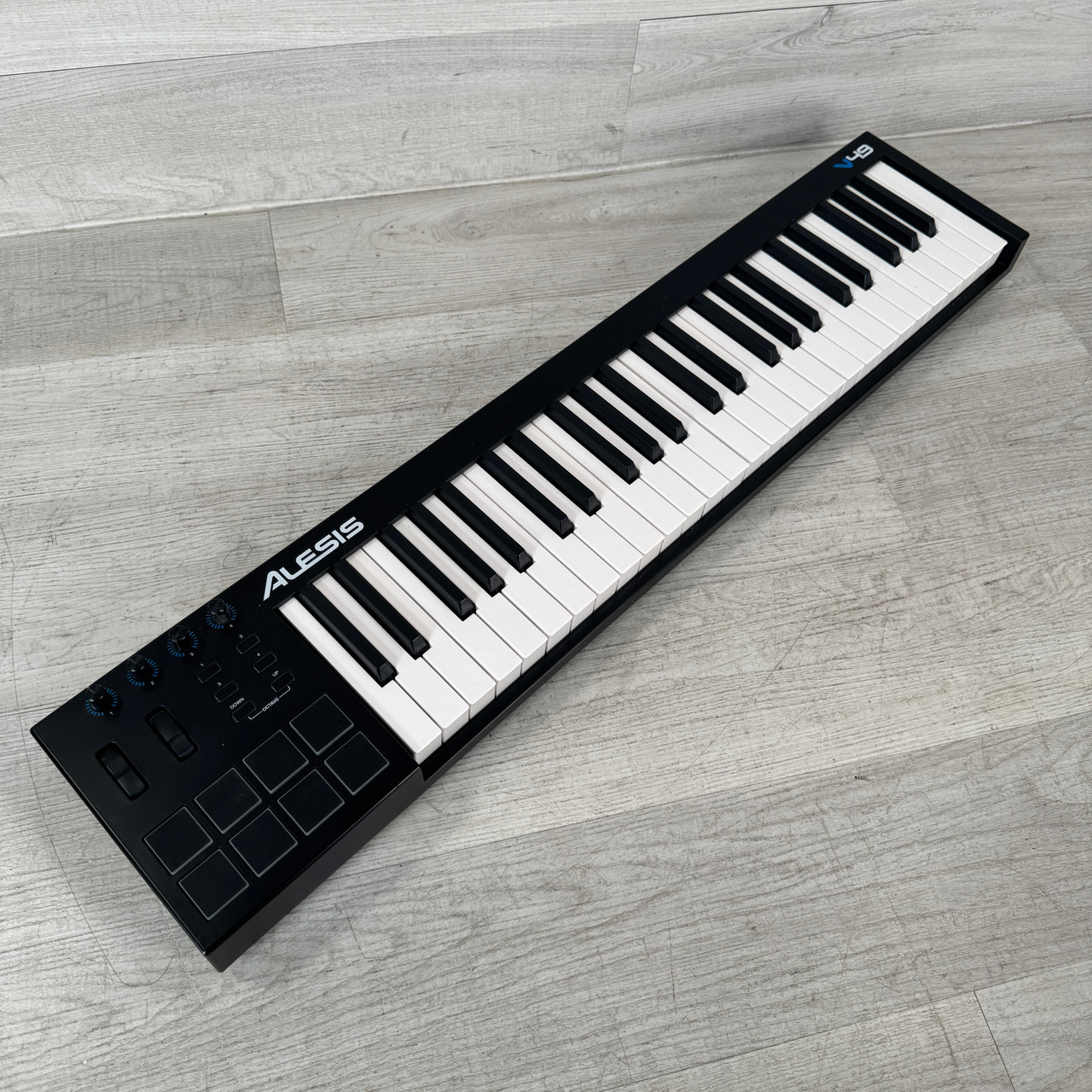 Used Alesis V49 - USB MIDI Keyboard Controller - 49-key