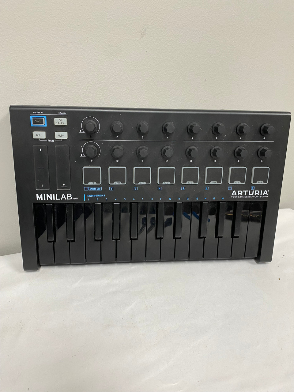Used Arturia MINILAB MKII 25-Key Controller 25-Key