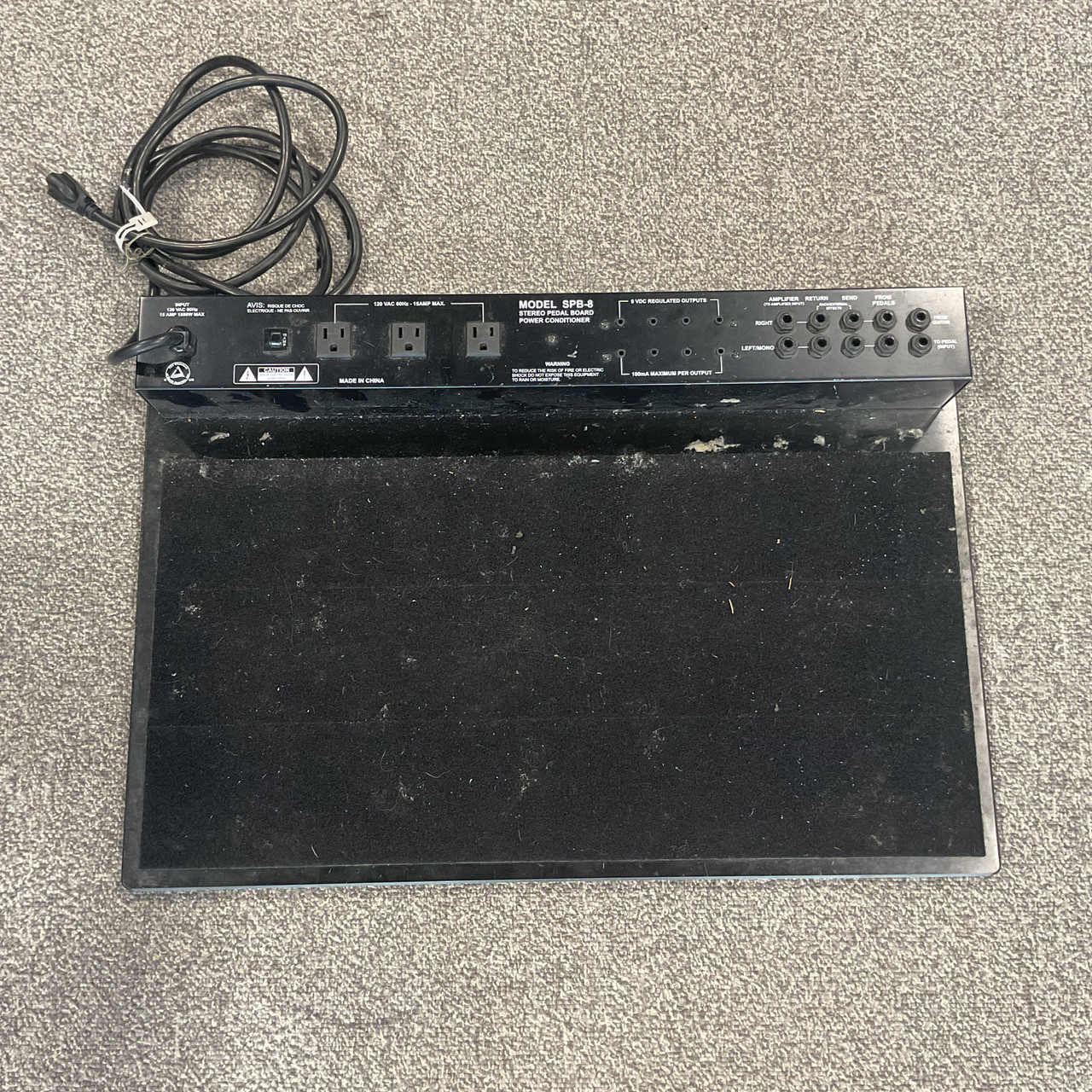 Used FURMAN SPB-8 PEDALBOARD