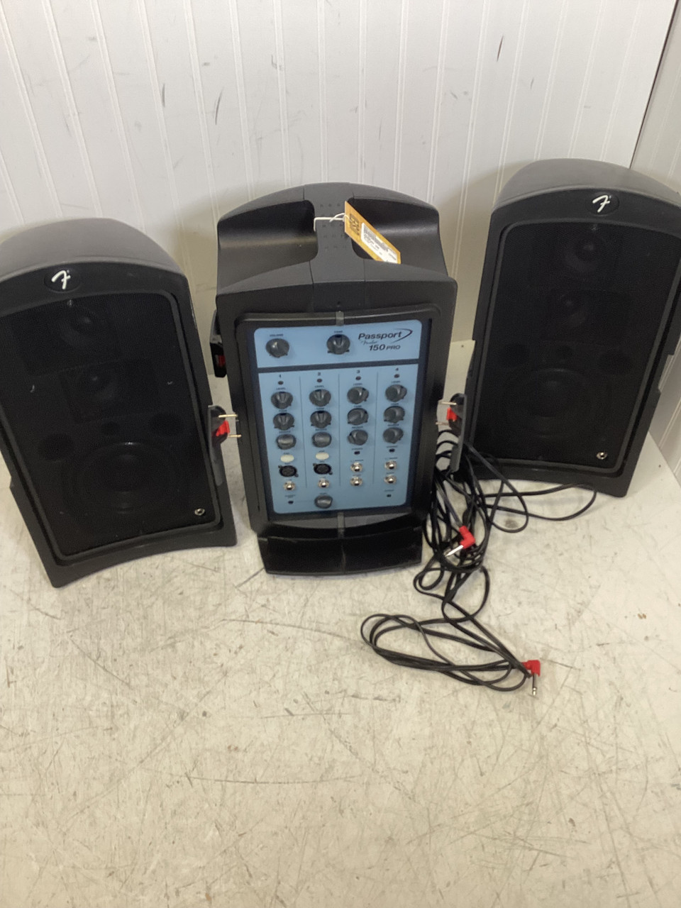 Used Fender PASSPORT 150 Portable PA System Speaker