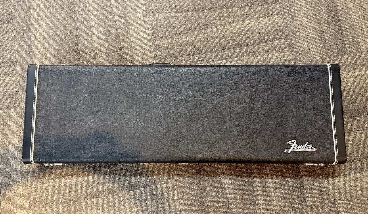 Used Fender BASS CASE HARD SHELL Guitar Case