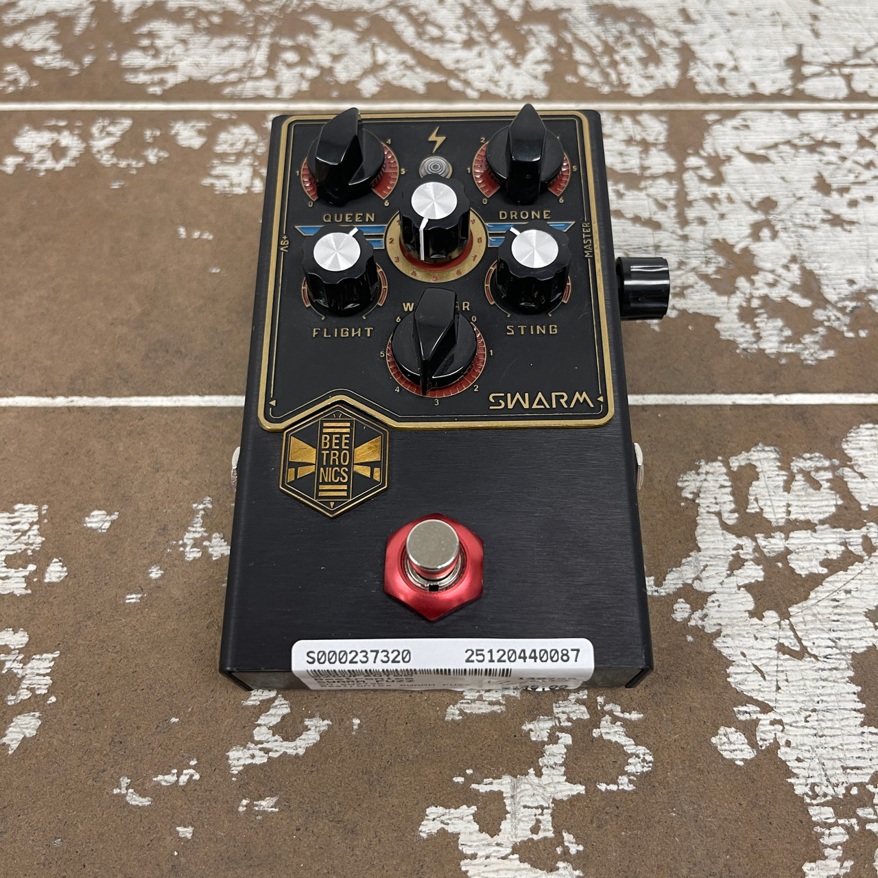 Used Beetronics SWARM FUZZ Fuzz Pedal