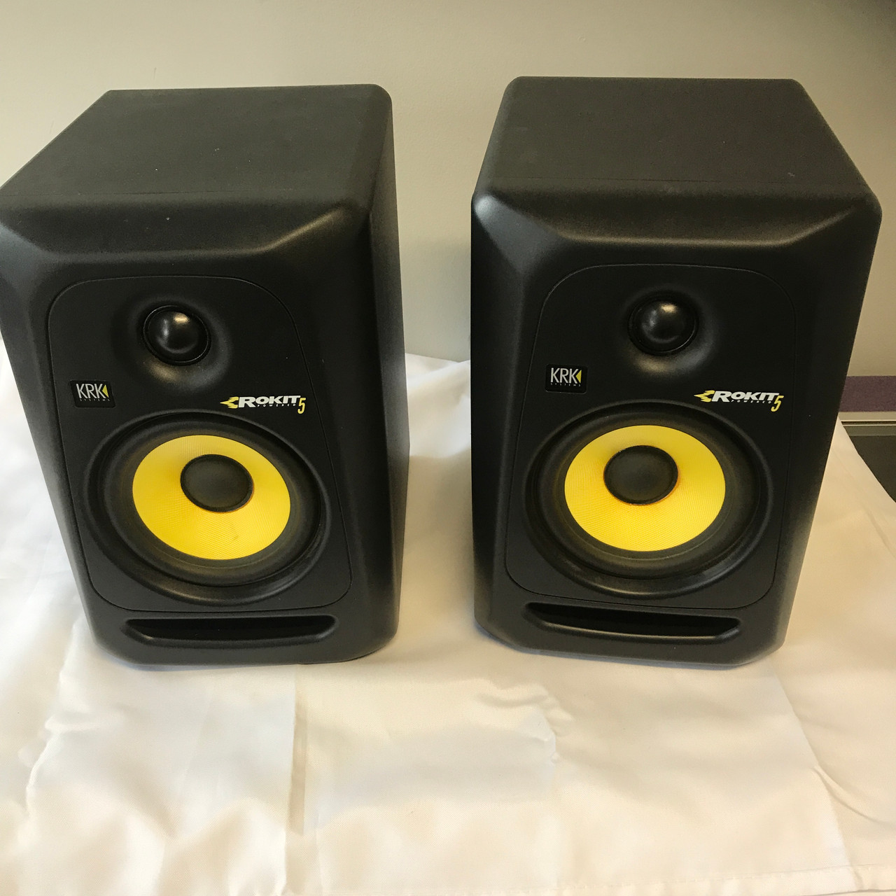 Used KRK ROKIT 5 PAIR Powered Studio Monitor
