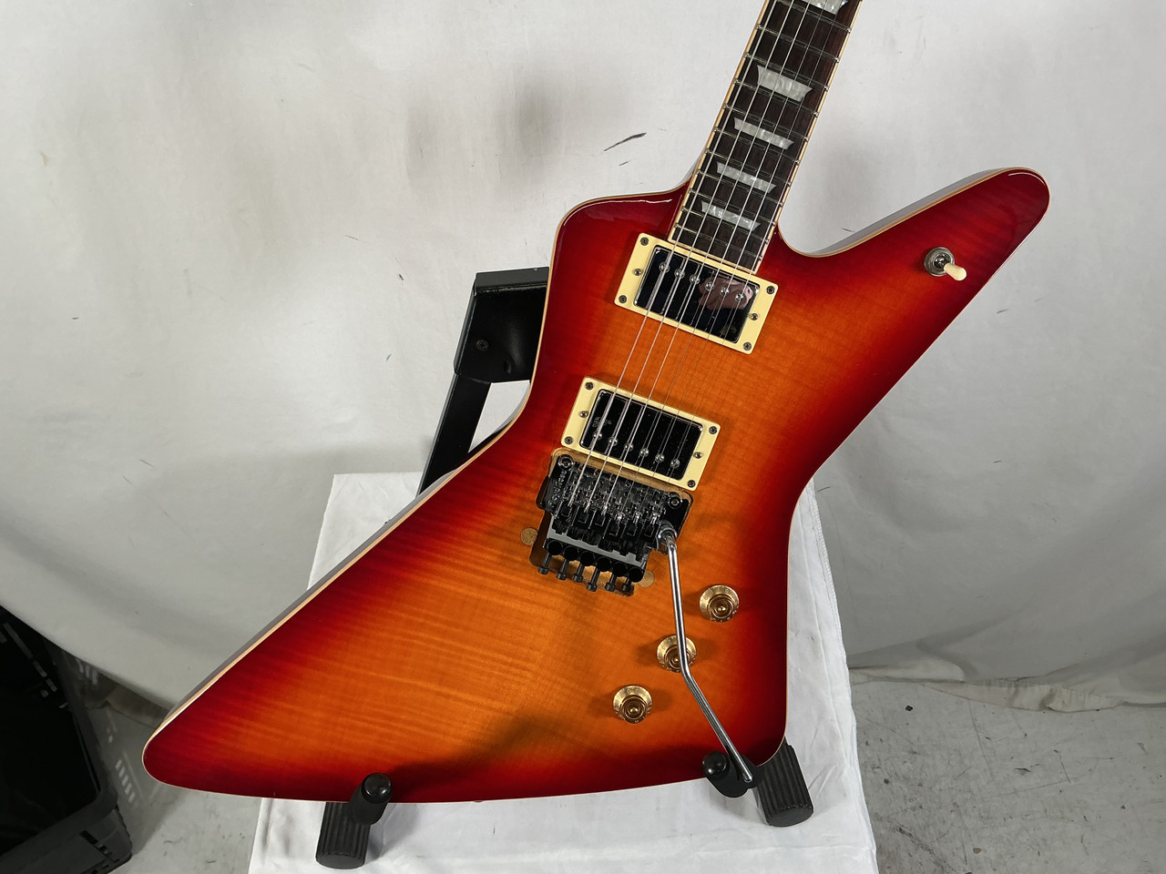 Used Hamer XT SERIES STANDARD F/T MODDED WITH FLOYD Pointy