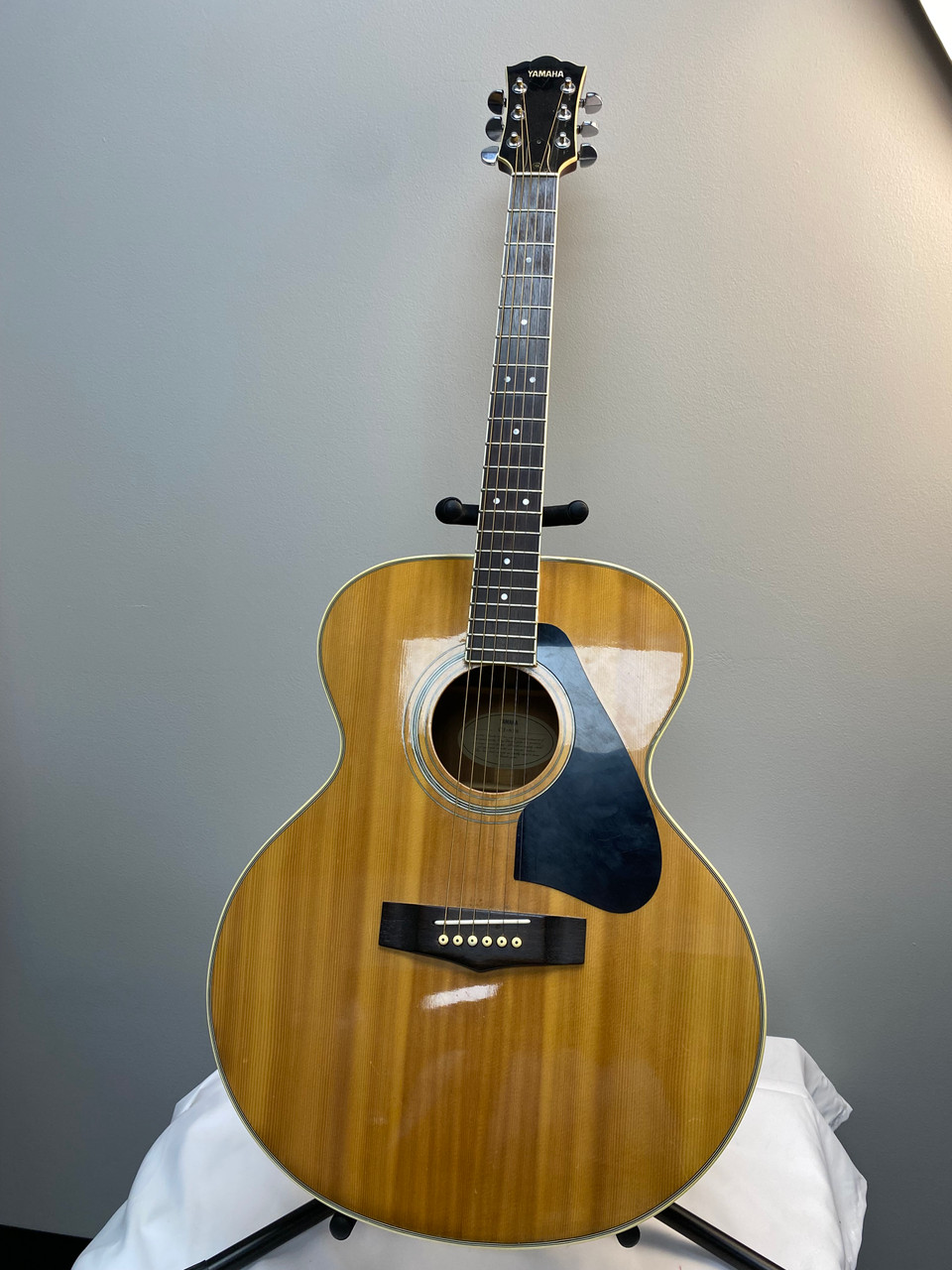 Used Yamaha CJ-818 Solid Top Acoustic Guitar Natural