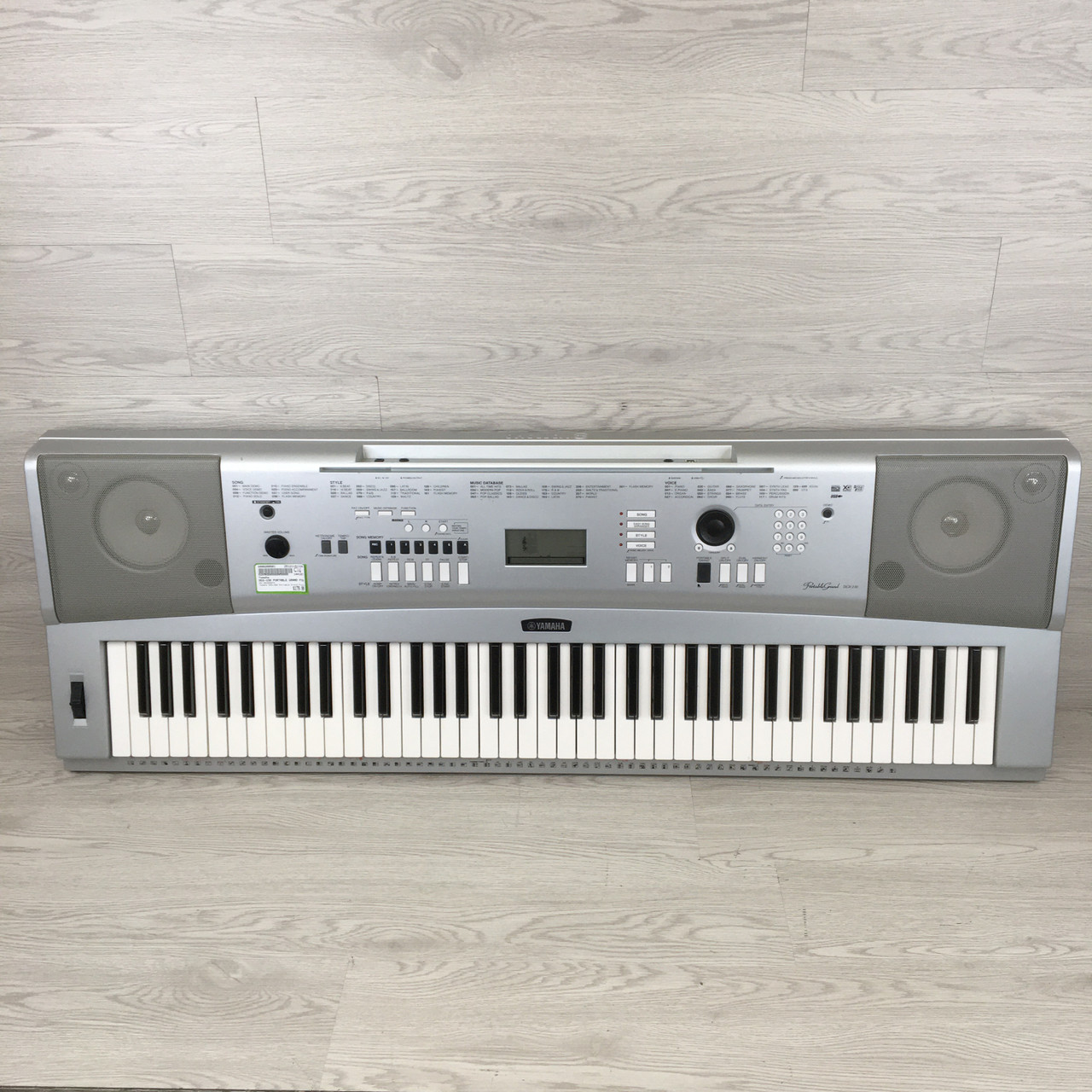 Used Yamaha DGX-230 PORTABLE GRAND PIANO 88-Key Keyboard 88-key