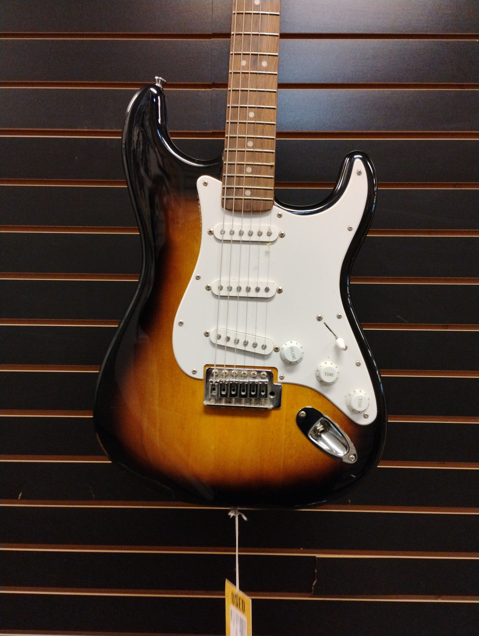 Used Squier AFFINITY SQUIER STRAT Electric Guitar Sunburst 6-String