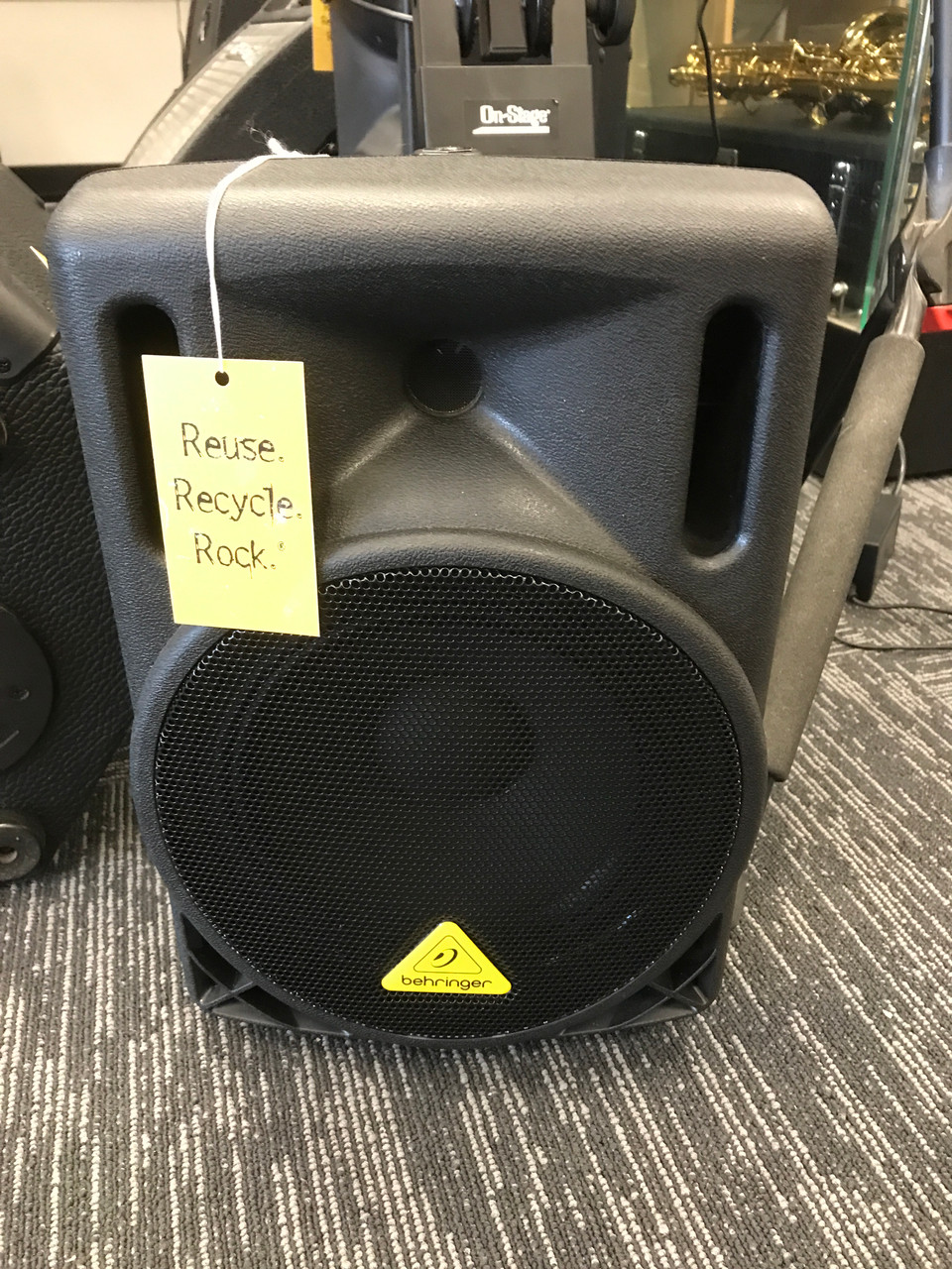Used Behringer EUROLIVE B208D Powered Full Range Speaker Cabinet