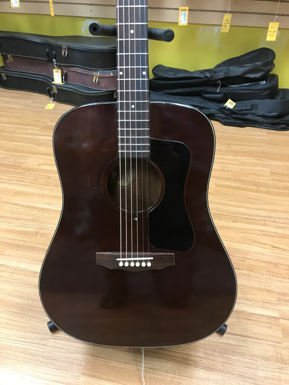Used Guild D-25-M Vintage Solid Top Acoustic Guitar Brown