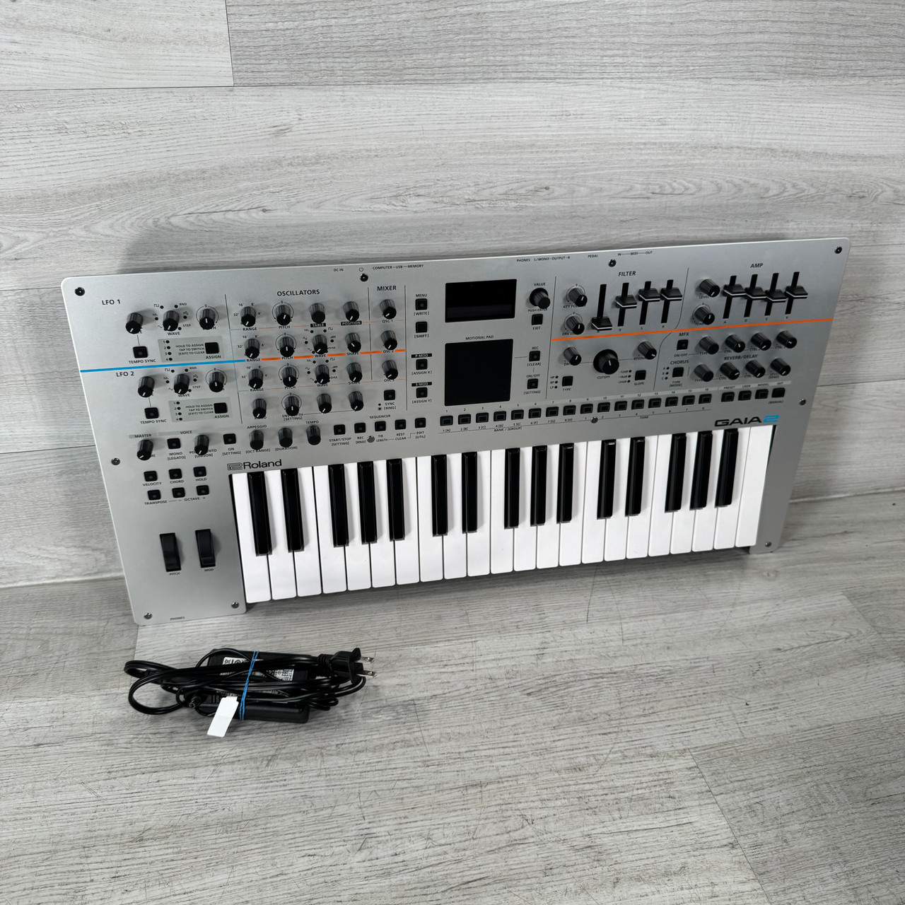 Used Roland Gaia 2 - Virtual Analog Wavetable Synthesizer - 37-key