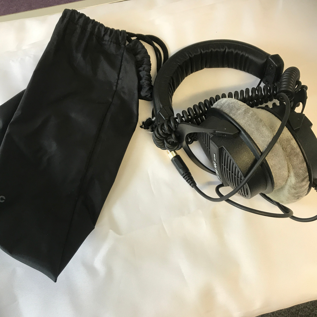 Used BEYERDYNAMIC DT 990 PRO Pro Sound Product