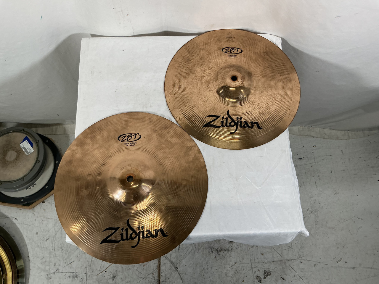 Used Zildjian 13 INCH HH Hi Hat Cymbals 13 Used Zildjian 13 INCH HH Hi Hat Cymbals 13