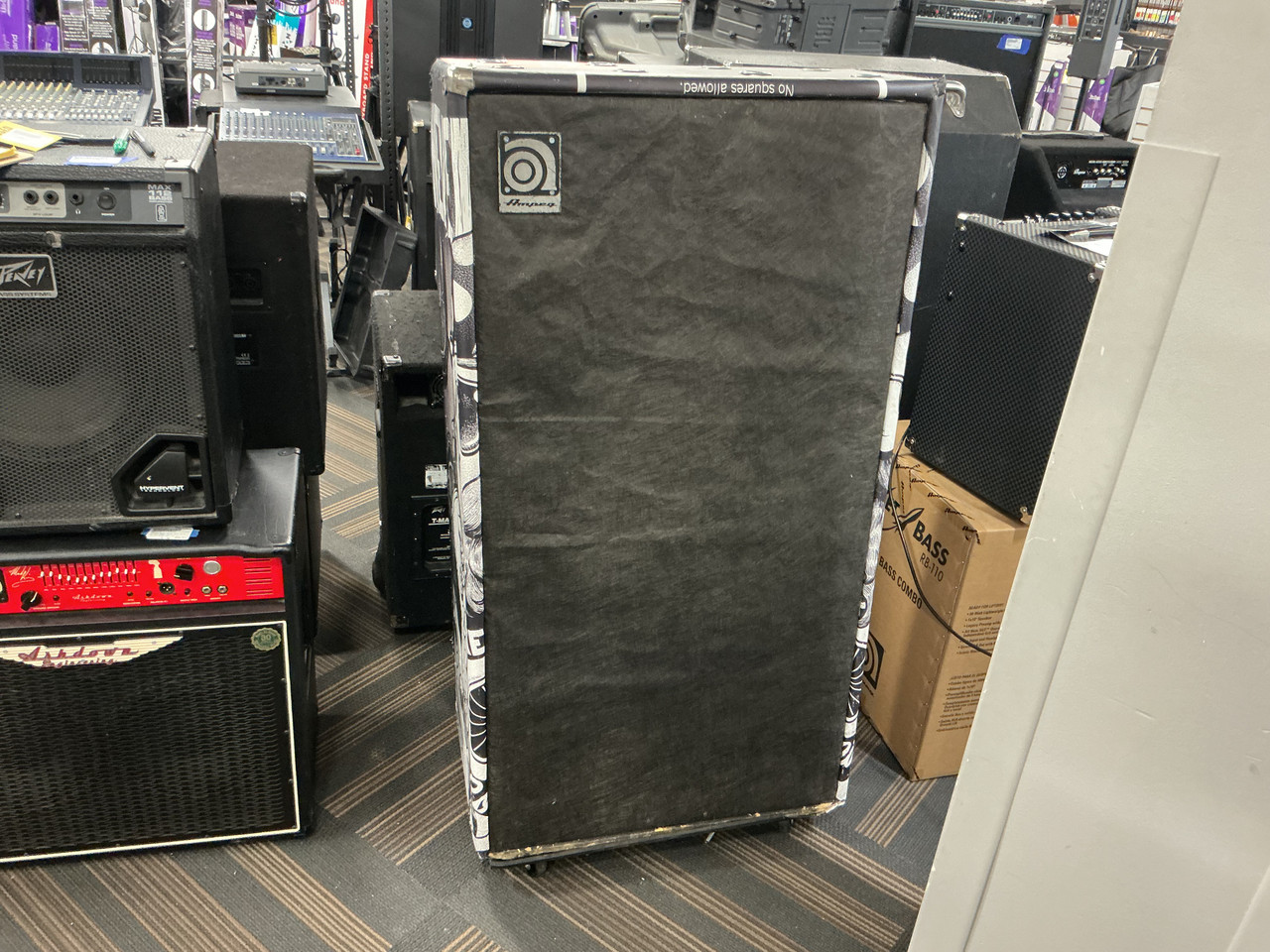 Ampeg 8x10 ベースキャビネット Used Ampeg 8X10 CAB 8 x 10 Bass Guitar Cabinet 8 x 10