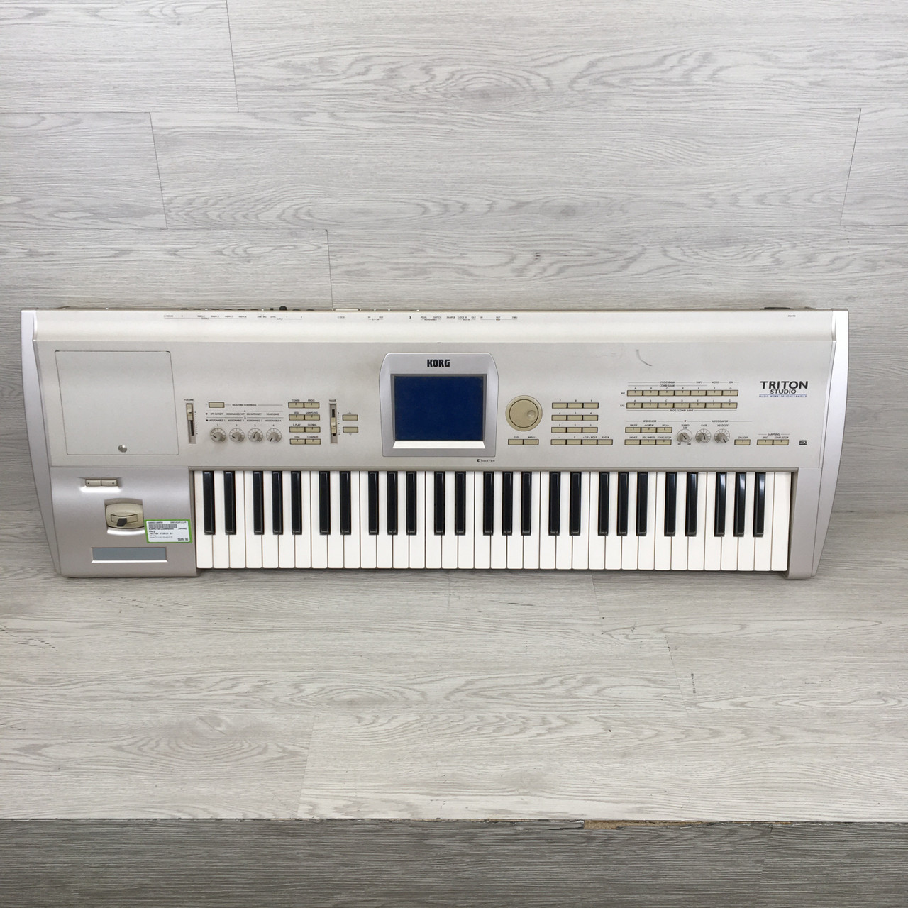 Used Korg TRITON STUDIO 61 61-Key Synthesizer 61-Key