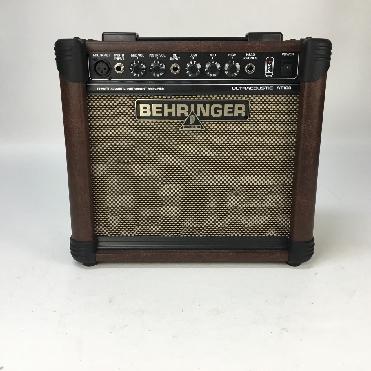 Used Behringer ULTRACOUSTIC AT108 1 x 8 Solid State Amplifier 1 x 8