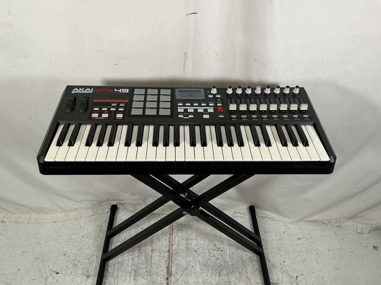 Used Akai MPK 49 49-Key Controller 49-Key
