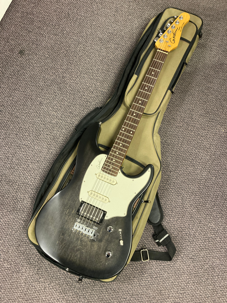 Used Godin SESSION Double Cut Electric Guitar Black 6-String