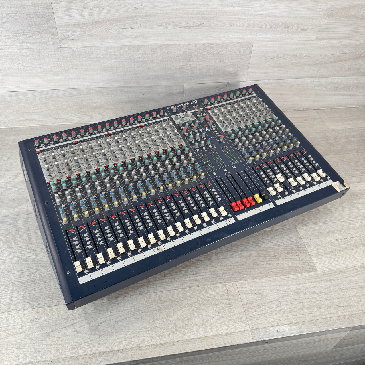 邦楽 Riki UNOFFICIAL MIX2 Used Soundcraft LX7ii - 32-channel Analog Mixer - Local Pickup Only