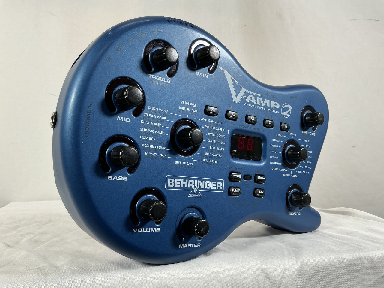 Used Behringer V-AMP 2 Multi-FX Pedal