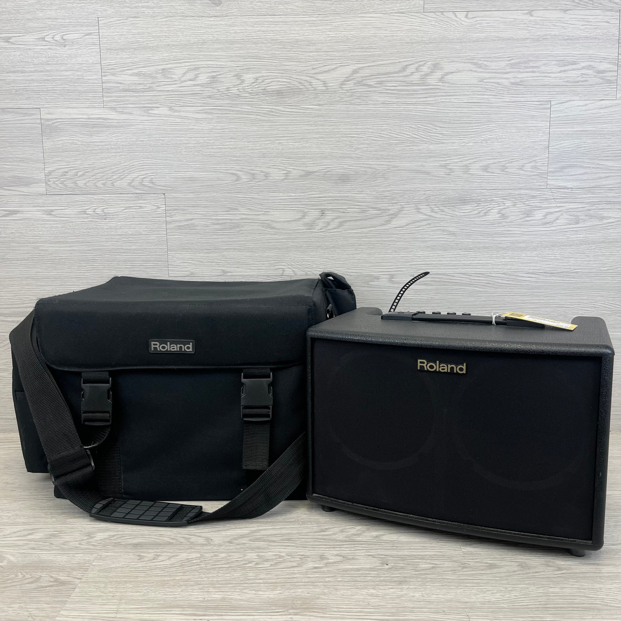 Used Roland AC-60 ACOUSTIC CHORUS W/BAG 1 x 10 Solid State