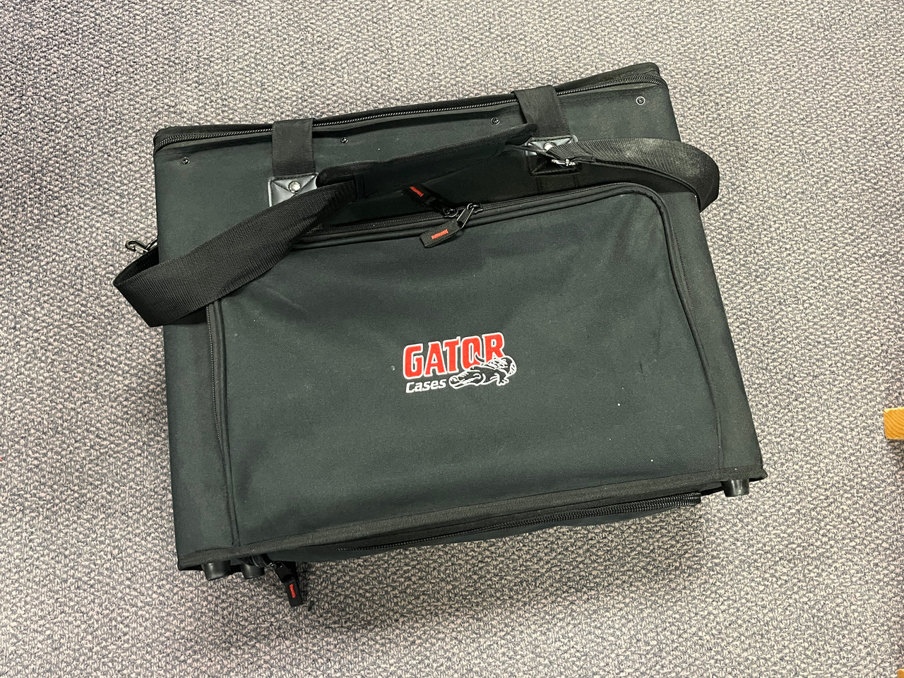 Used Gator 4U RACK CASE Medium Road Case