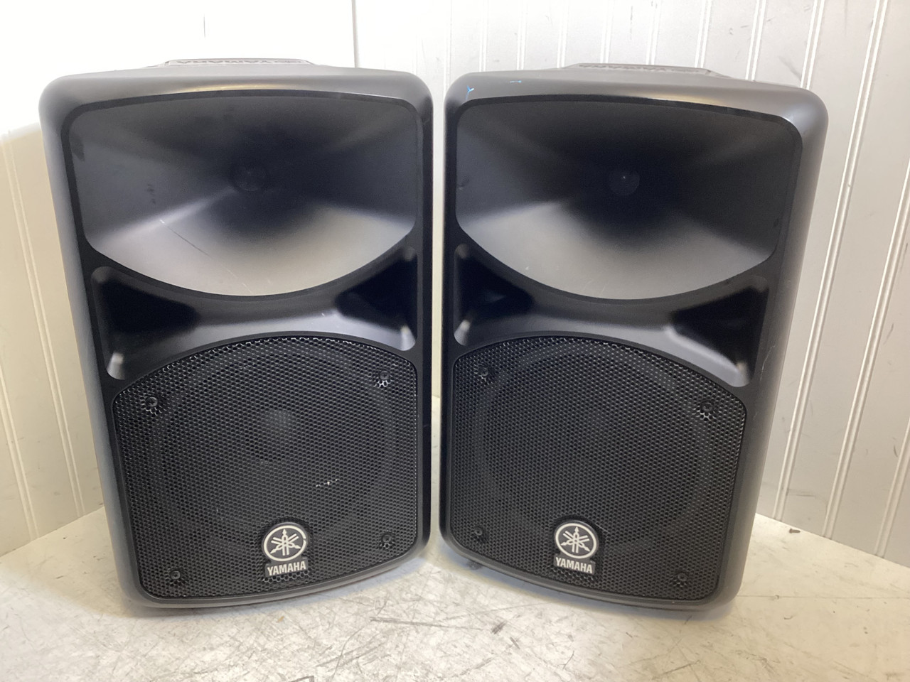 Used Yamaha STAGEPAS 400 BT Powered Full Range Speaker Cabinet