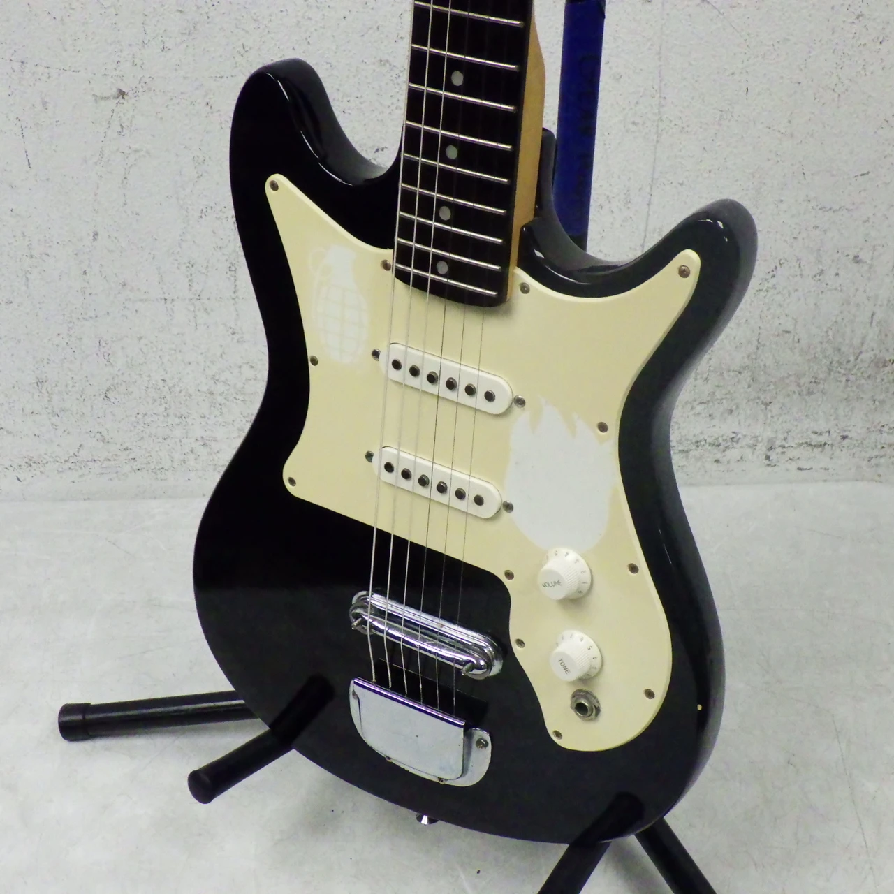 Used Harmony 02814 ELECTRIC GUITAR Offset Double Cutaway Electric