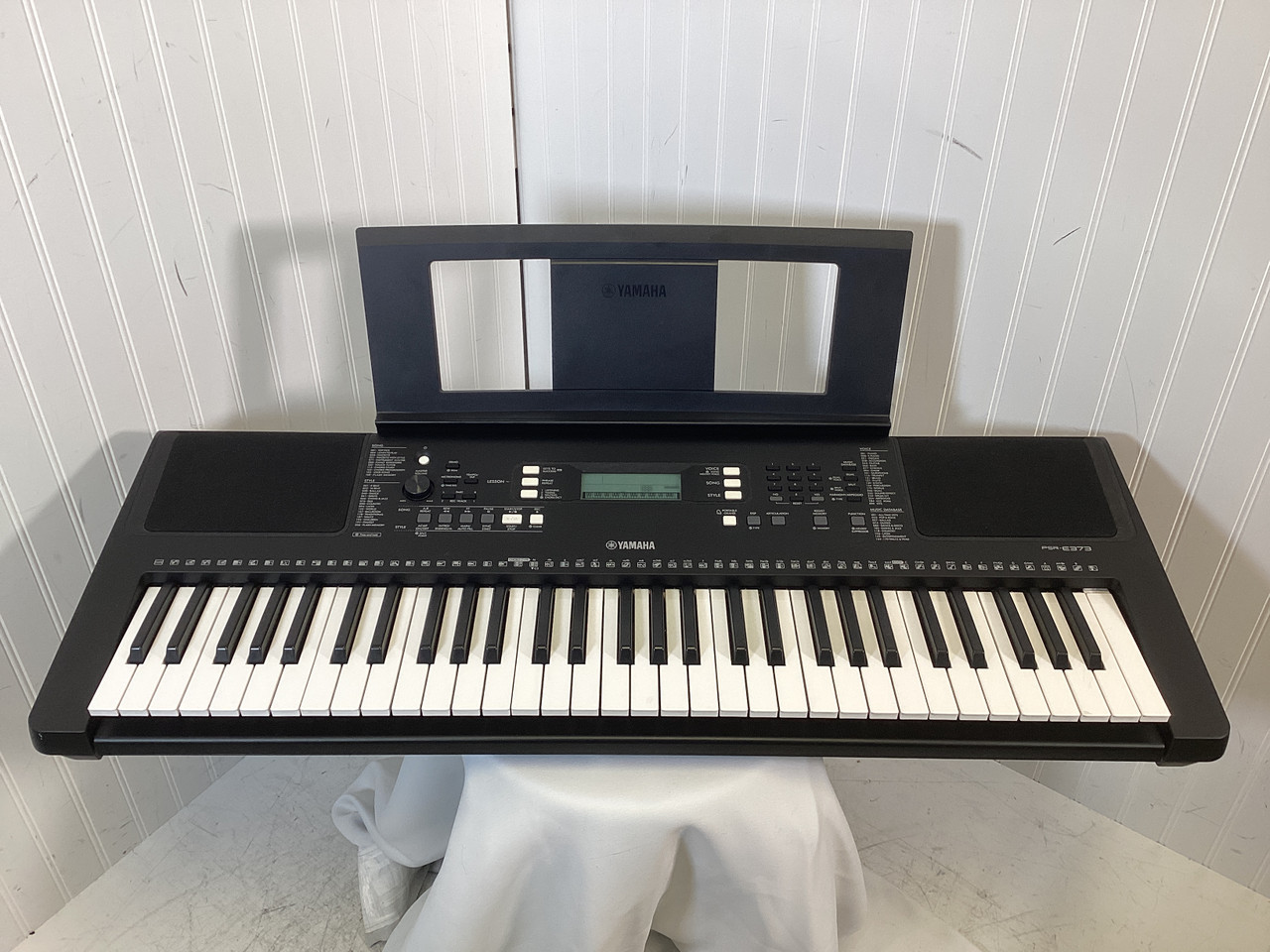 Used Yamaha PSR-E373 61-Key Keyboard 61-Key