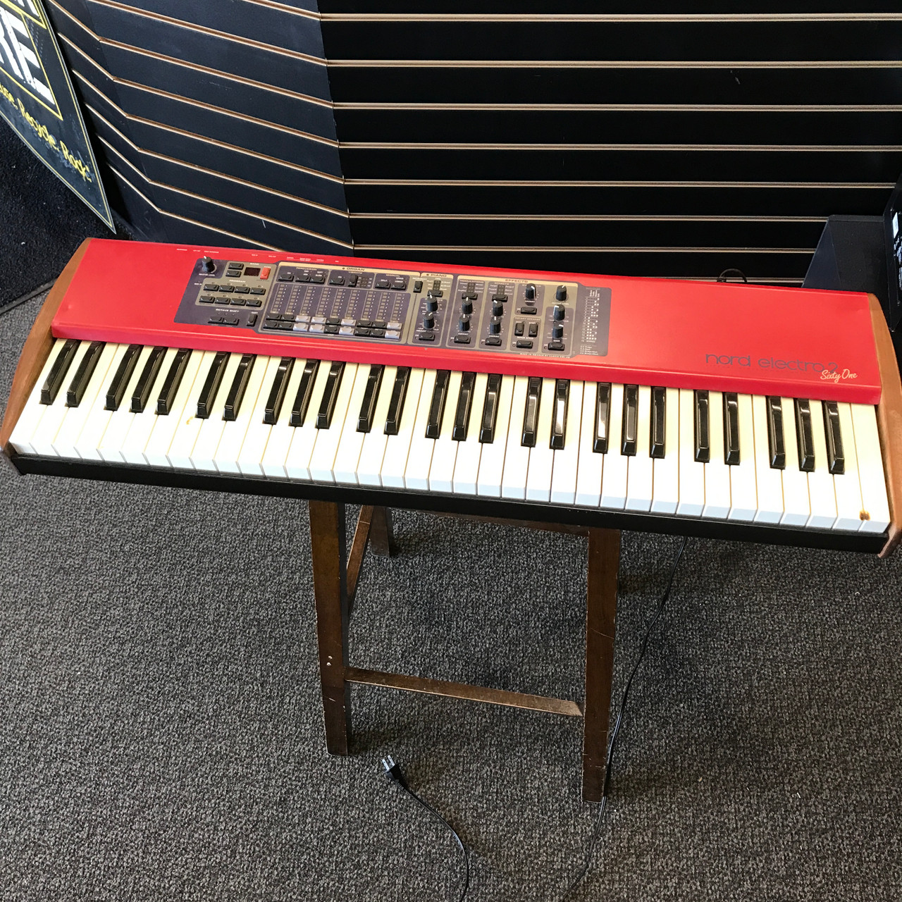 Used Nord ELECTRO 2 SIXTY-ONE 61-Key Synthesizer 61-Key