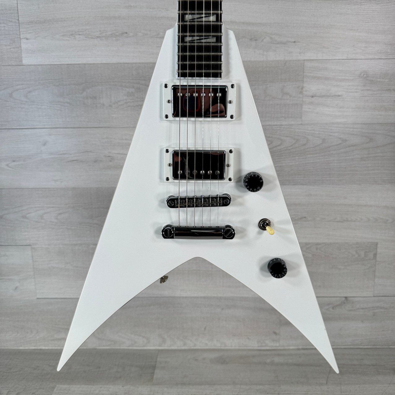 Used Jackson Pro Series King V KVT Electric Guitar - Snow White