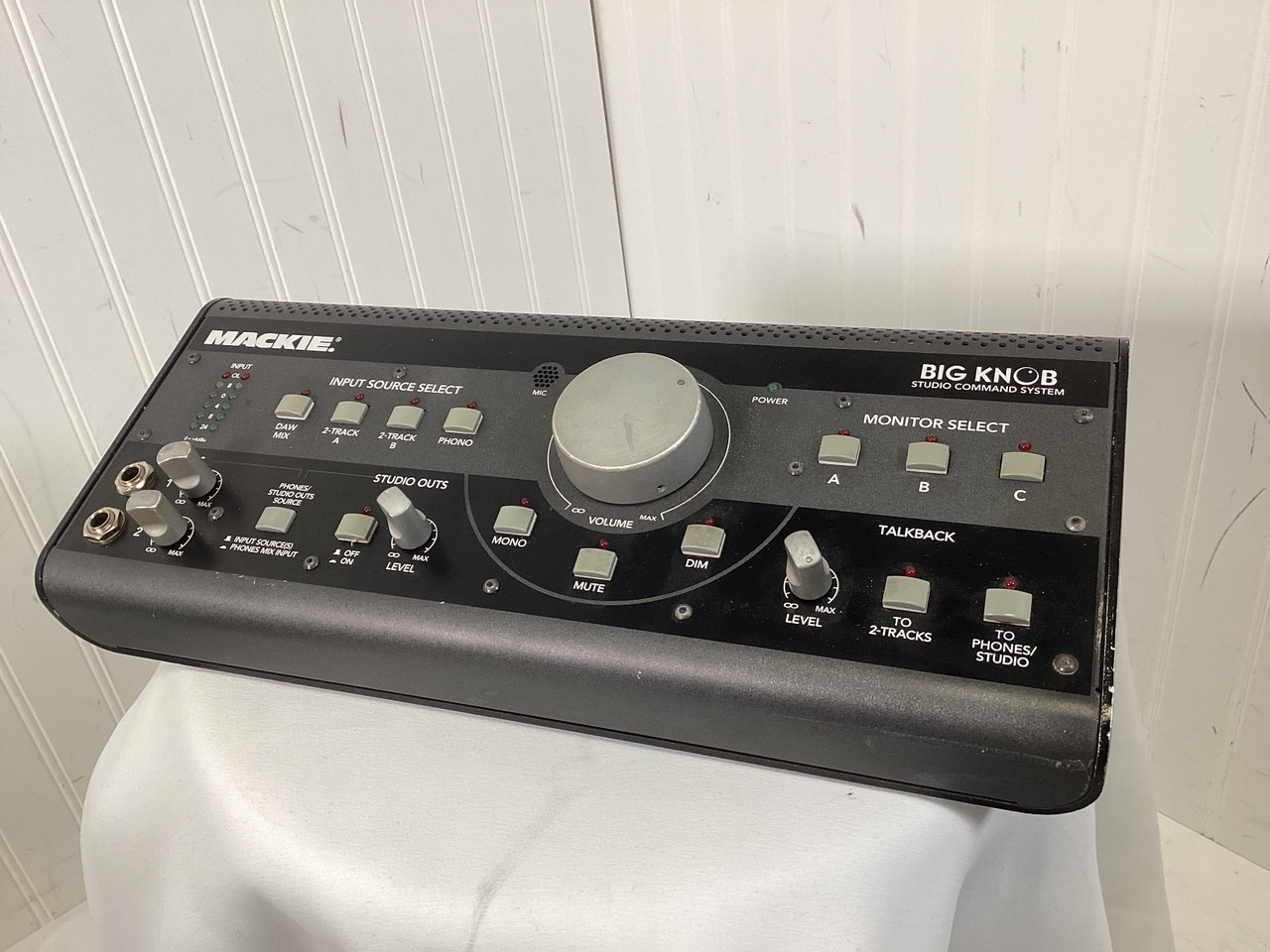 Used Mackie BIG KNOB STUDIO COMMAND SYSTEM Compact Mixer