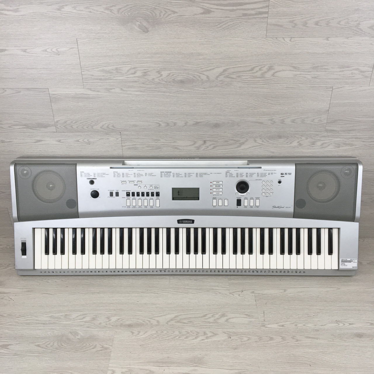Used Yamaha DGX-230 76-Key Keyboard 76-key