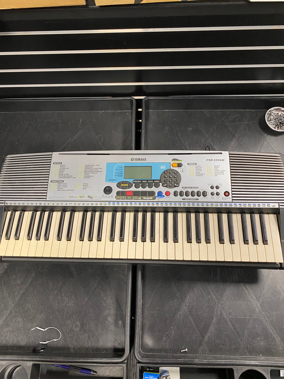 Used Yamaha PSR-225 61 KEY KEYBOARD Vintage 61-Key Keyboard 61-Key