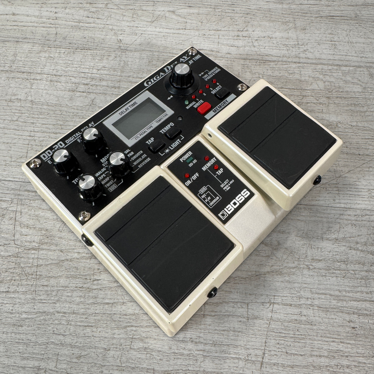 Used Boss DD-20 - Giga Delay Pedal