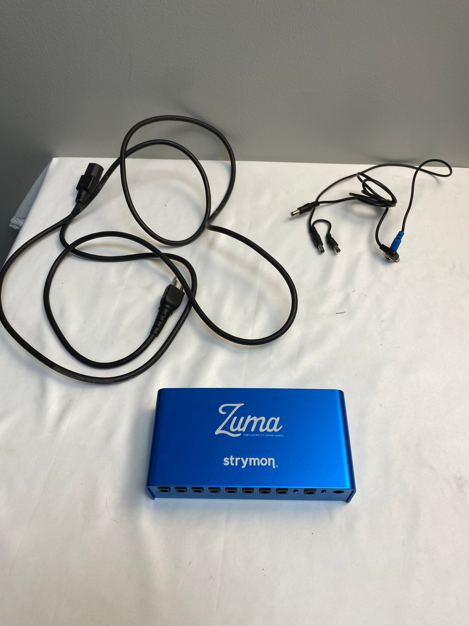 【美品，完備品】Strymon Zuma Used Strymon ZUMA W/ 3 CABLES Pedal Power Supply