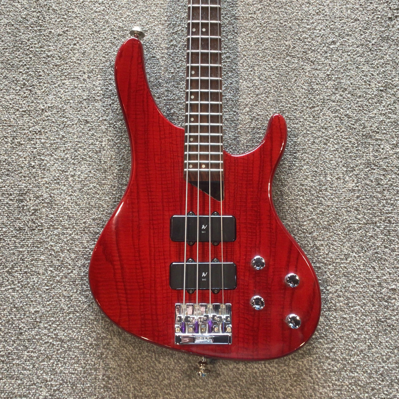 Used WASHBURN XB-400 Bass Guitar