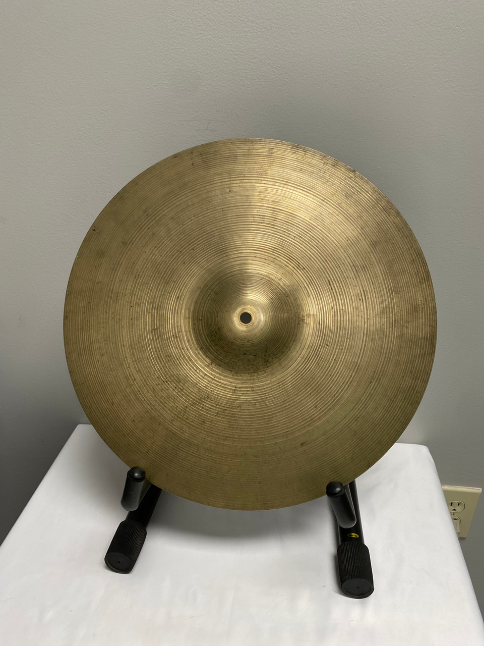Used Zildjian 18 INCH AVEDIS RIDE/CRASH Vintage Ride Cymbal 18