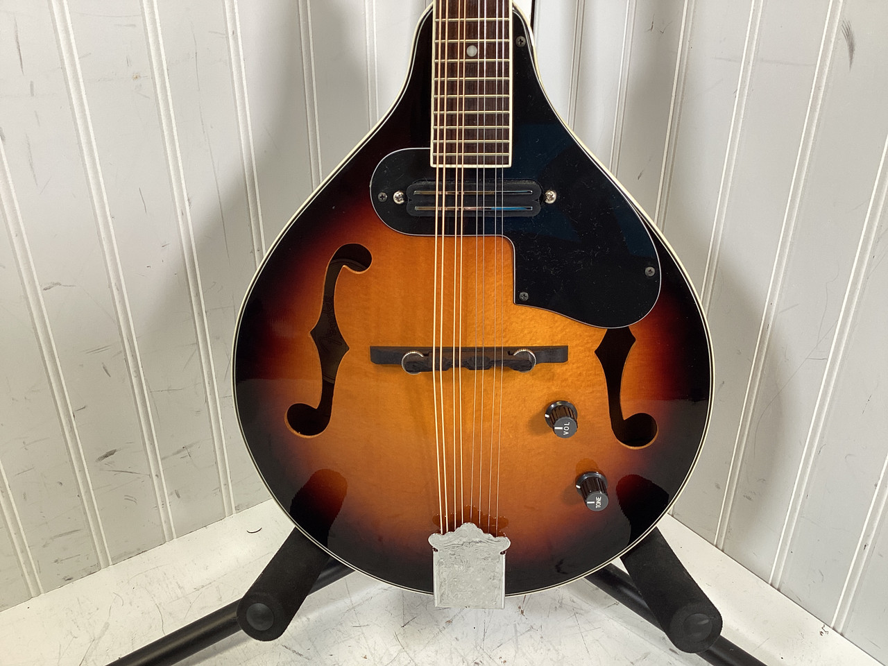 Used Fender FM-52E SB Mandolin