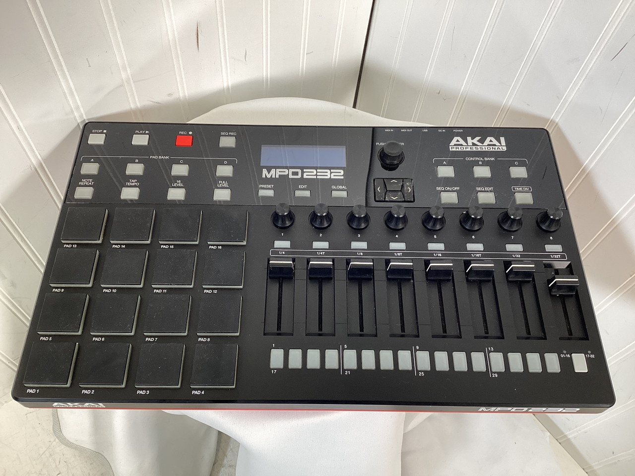 Used Akai MPD232 Pad Controller Pad