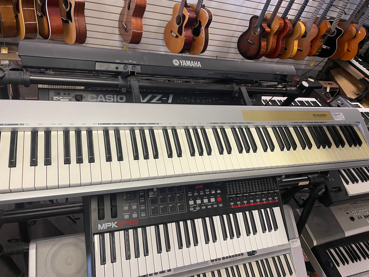 Used M-Audio M-AUDIO 88ES KEYSTATION 88-Key Controller 88-key