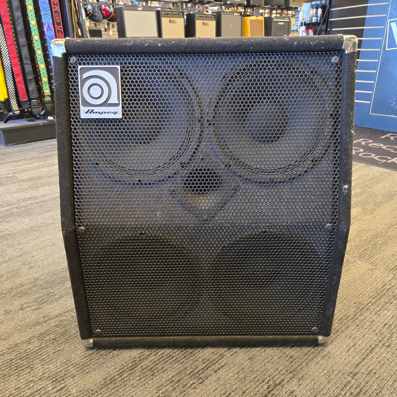 Used Ampeg BSE410HS BASS CAB 4 x 10 Bass Guitar Cabinet 4 x 10