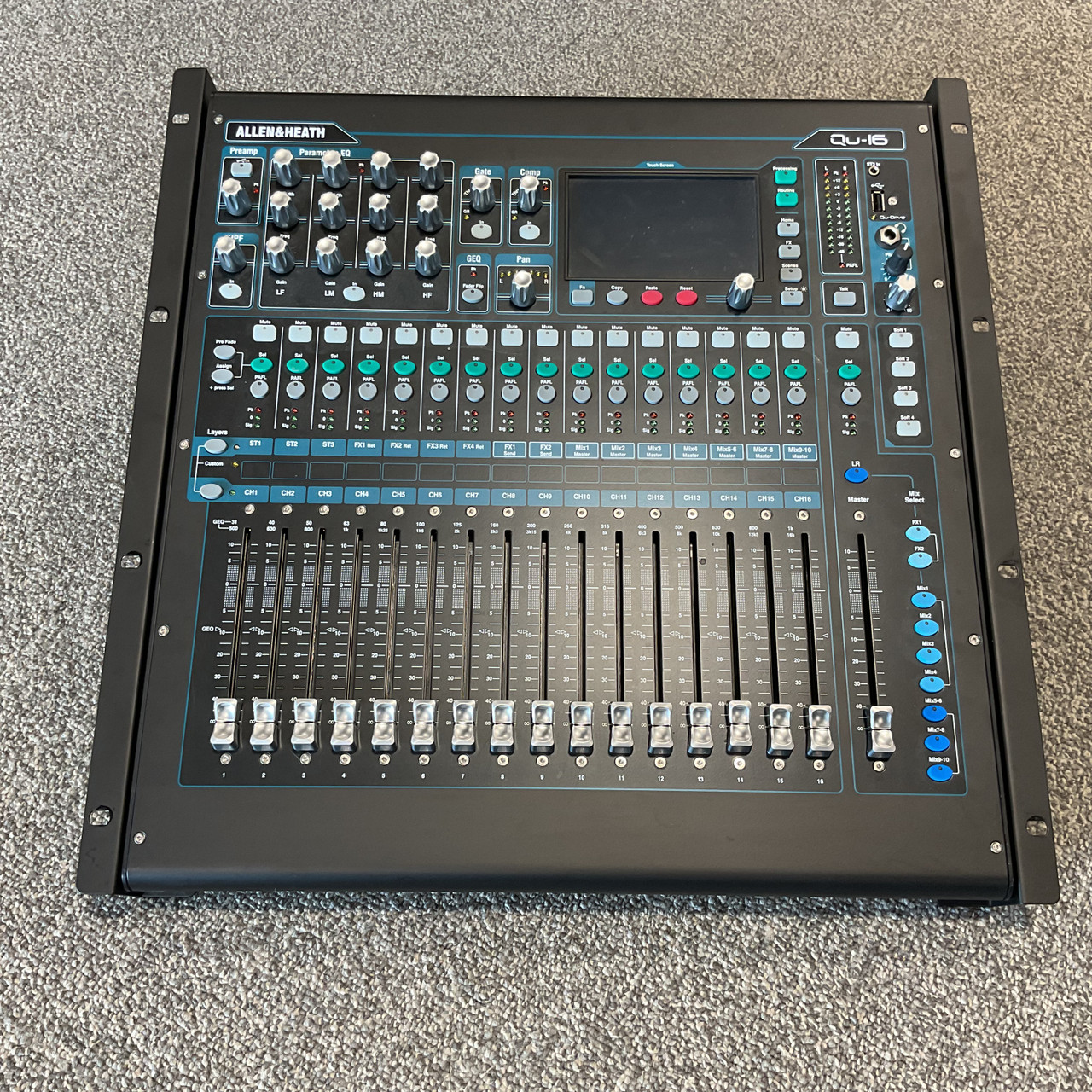 Used ALLEN & HEATH QU-16 DIGITAL MIXER