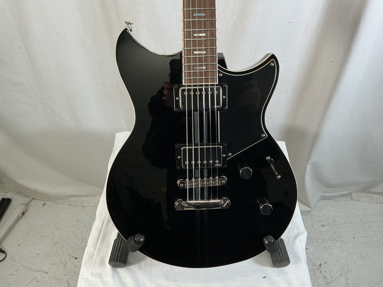 Used Yamaha RSS20 REVSTAR Double Cut Electric Guitar Black 6-String