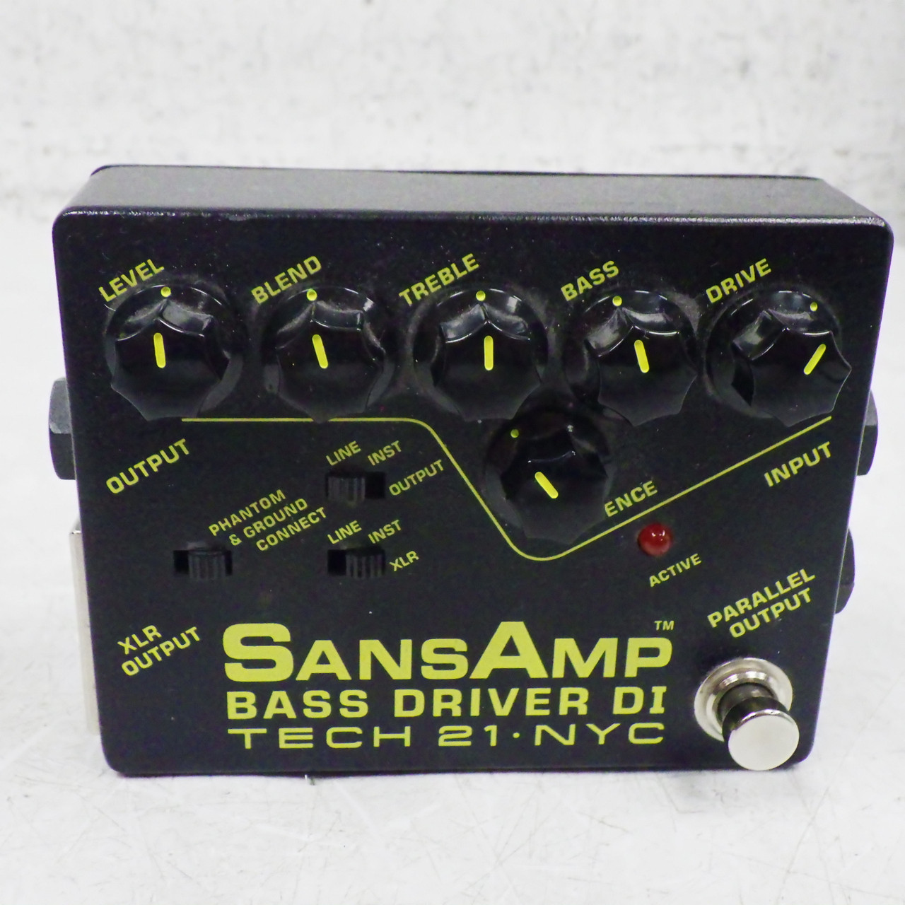 Used Tech 21 SANAMP BASS DRIVER DI Bass Pre-Amp Pedal