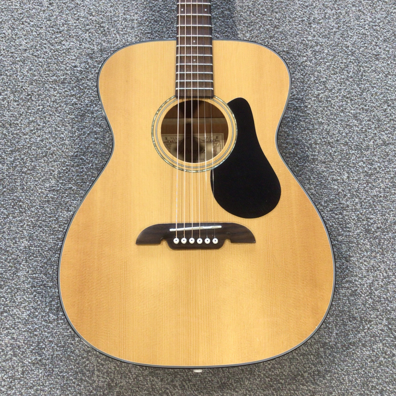 Used ALVAREZ RF8 Acoustic Guitar (BRIDGE LIFT)