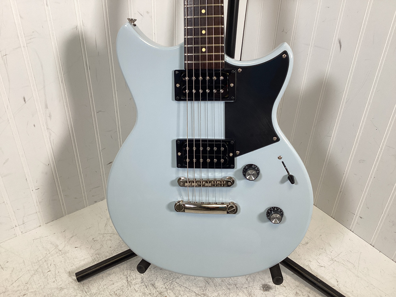 ヤマハ　Yamaha RS320 中古品 Used Yamaha RS320 Double Cut Electric Guitar Blue 6-String