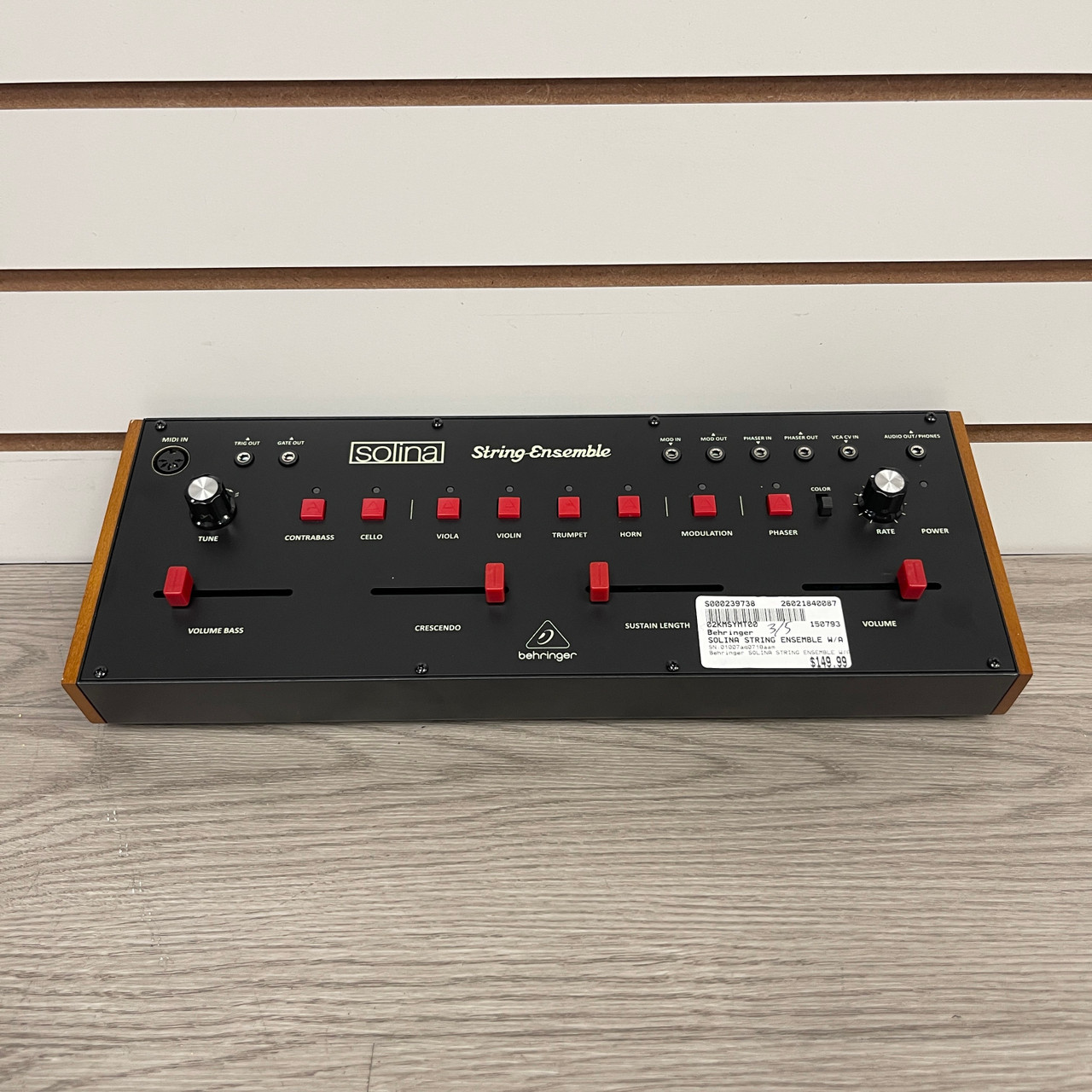Used Behringer SOLINA STRING ENSEMBLE W/AC Rackmount Synthesizer