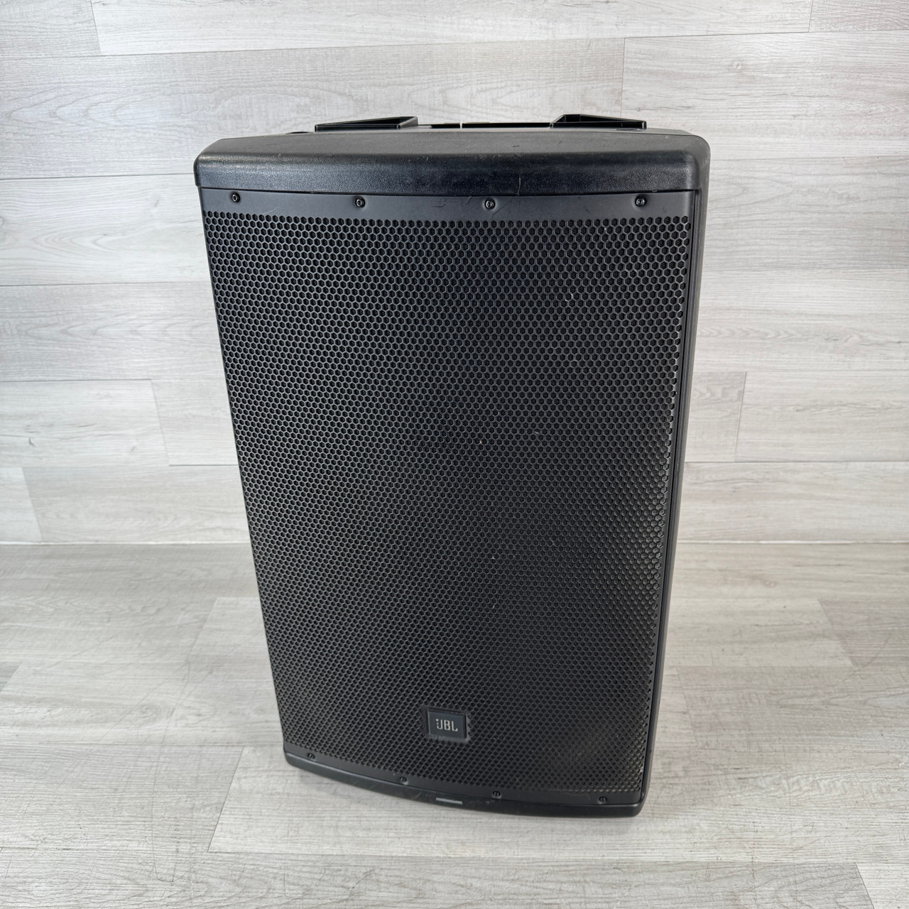 Used JBL EON615 - 1000-watt 15-inch Powered Speaker - Local Pickup