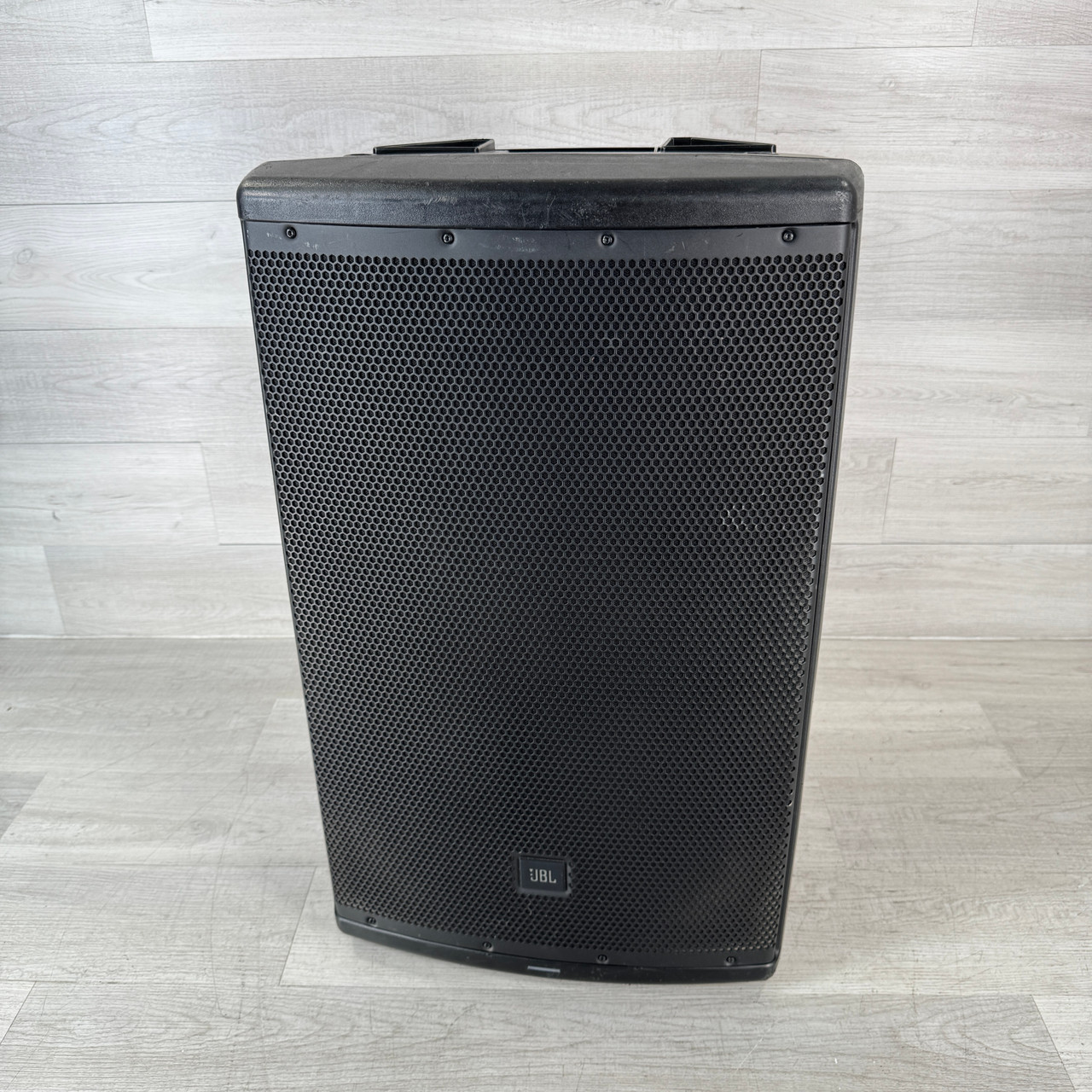 Used JBL EON615 - 1000-watt 15-inch Powered Speaker - Local Pickup